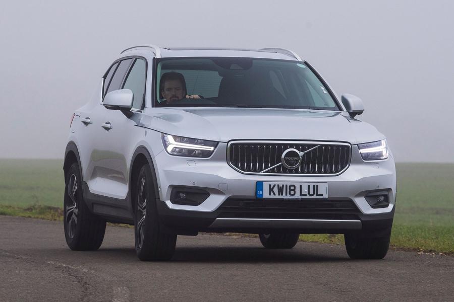  Volvo XC40 T4 Inscription 2018 года  (UK) (фото 12 из 15)